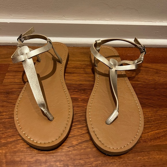 Universal Thread Shoes - Gold sandals